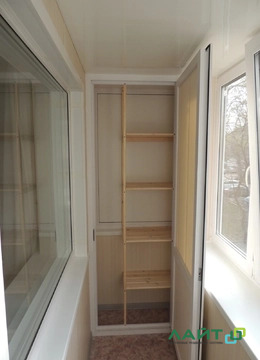 Остекление, балконный блок с откосами, внутренняя отделка панелями, линолеум, шкафы